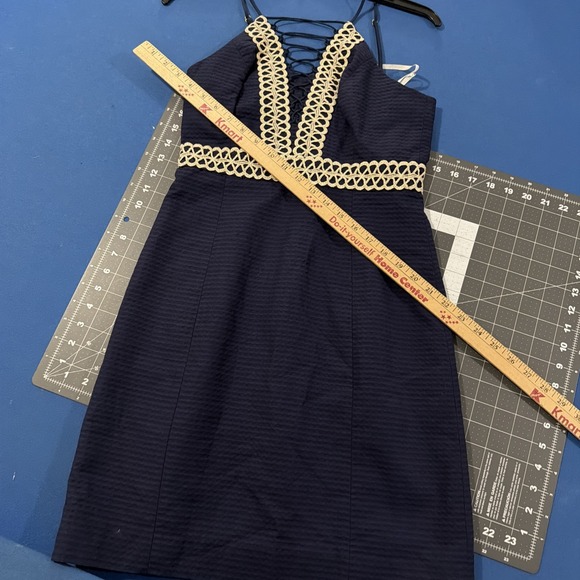Lily Pulitzer Trista Shift Dress Size 0 Navy Blue/Gold Trim Lace-Up Neck - New - Picture 2 of 11